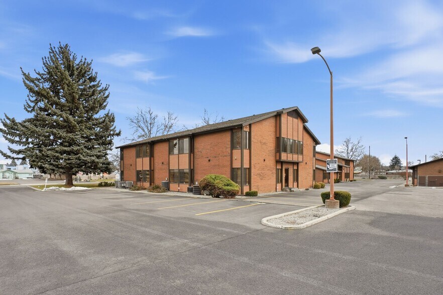 More Photos Of 10015 N Division St, Spokane Office For Lease