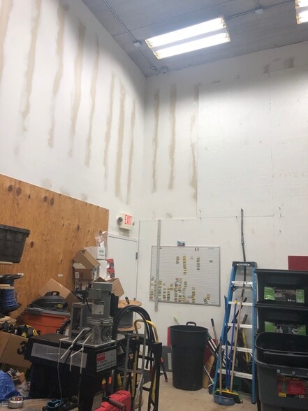 More Photos Of 6175 NW 167th St, Hialeah Light Manufacturing For Sale