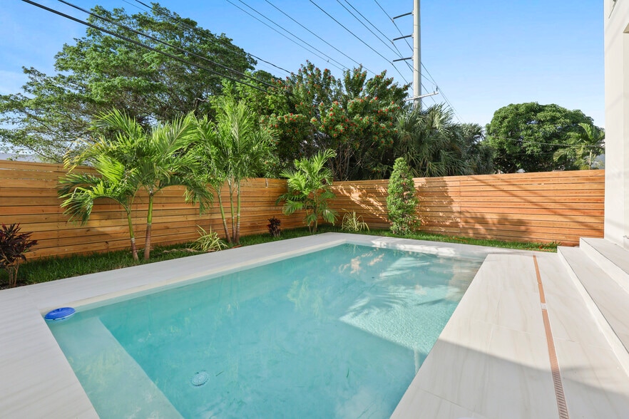 More Photos Of 1321 NE 13th Ave, Fort Lauderdale Multifamily For Sale