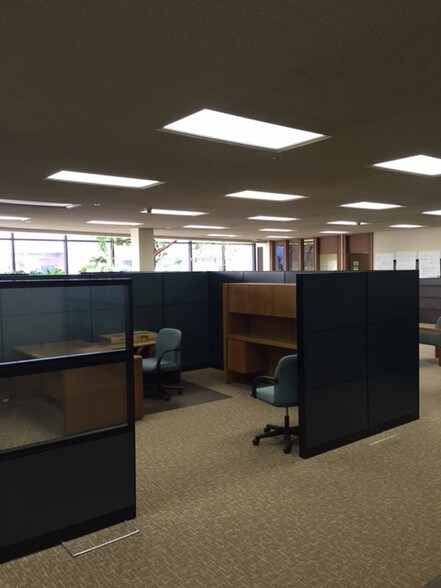 More Photos Of 501 15th St, Moline Office For Lease