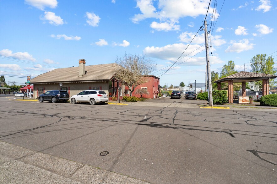 More Photos Of 215-225 N Main St, Mount Angel Freestanding For Sale