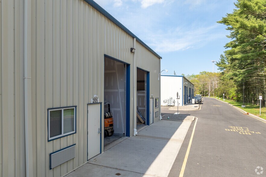 More Photos Of 504 Whitesville Rd, Jackson Warehouse For Lease