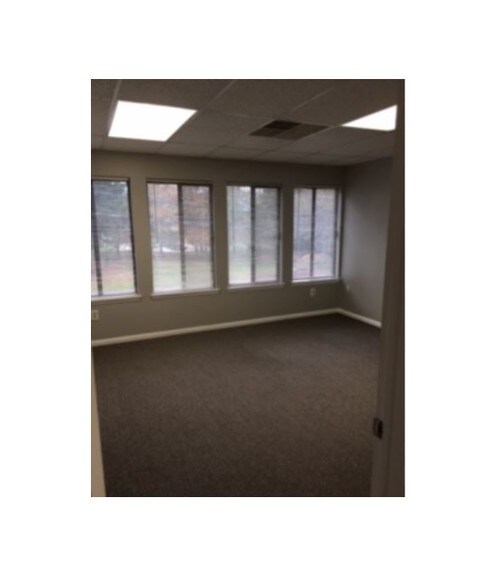 More Photos Of 1 N Bacton Hill Rd, Malvern Office For Lease