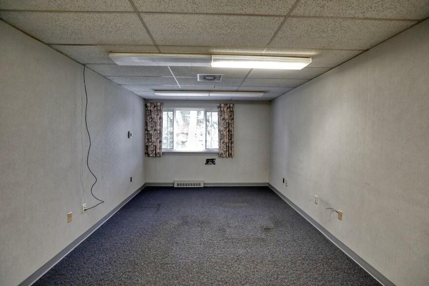 More Photos Of 480 Hampden St, Holyoke Office For Sale