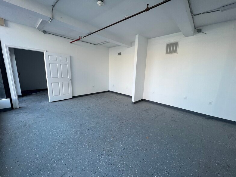 More Photos Of 872 Bergen Ave, Jersey City Apartments For Lease