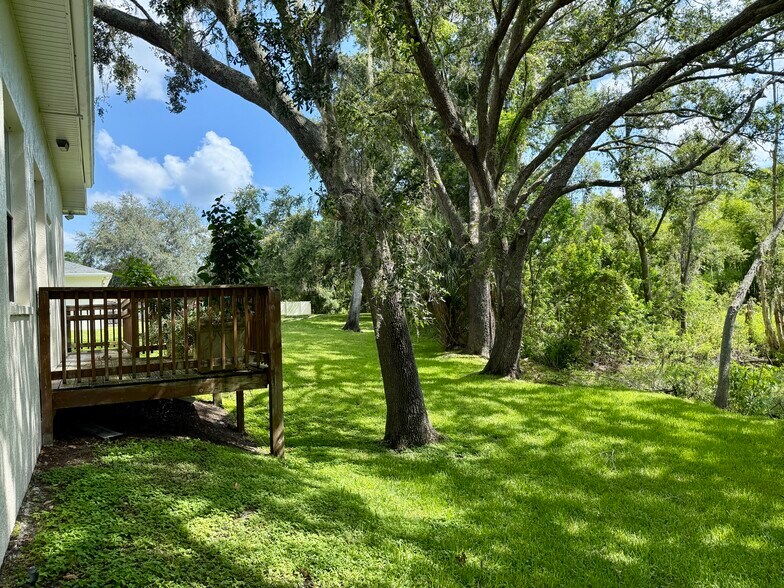 More Photos Of 15417 N Florida Ave, Tampa Medical For Lease