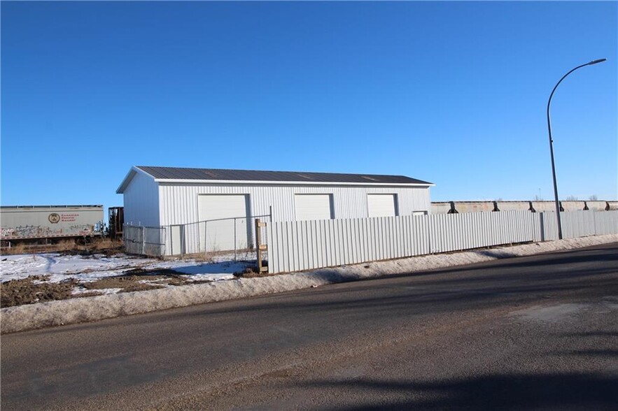 Primary Photo Of 670 10th Ave, Carstairs Land For Sale