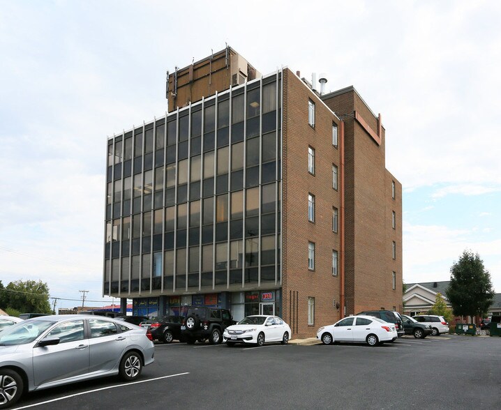 More Photos Of 5881 Leesburg Pike, Falls Church Office For Lease