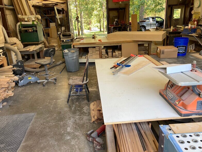 More Photos Of 2682 AR-56, Calico Rock Service For Sale