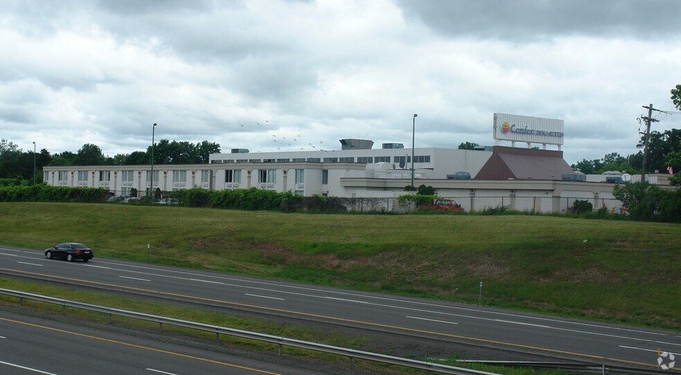 More Photos Of 6701 Buckley Rd, North Syracuse Hotel For Sale