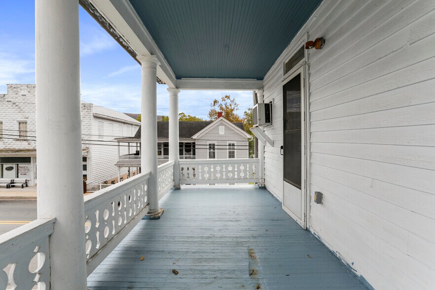 More Photos Of 102-104 N Main St, Edinburg Storefront Retail Residential For Sale