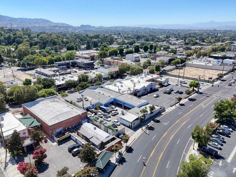 More Photos Of 24258-24274 Main St, Newhall Restaurant For Lease