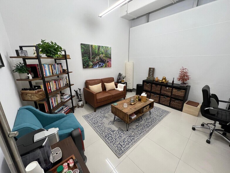 More Photos Of 20900 NE 30th Ave, Aventura Office Residential For Lease
