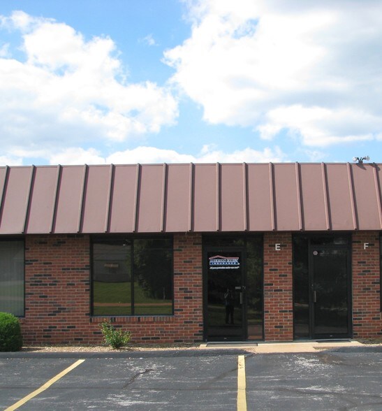 More Photos Of 1720-1736 Westpark Center Dr, Fenton Distribution For Lease