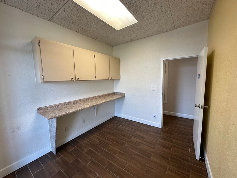 More Photos Of 1280 Hawkins Blvd, El Paso Office For Lease