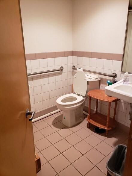 More Photos Of 635 Cleveland Ave S, Saint Paul Medical For Sale