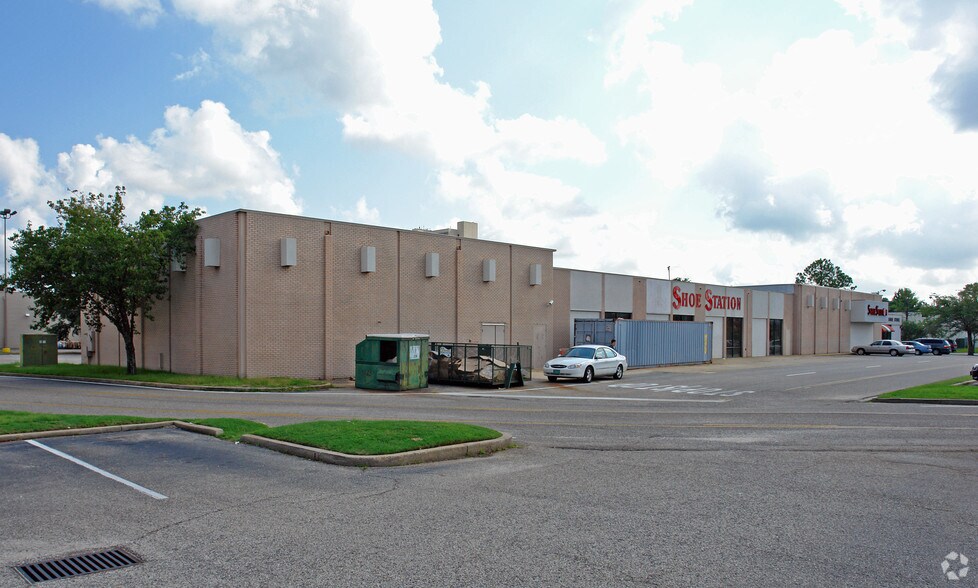 More Photos Of 450 Bel Air Blvd, Mobile Freestanding For Lease