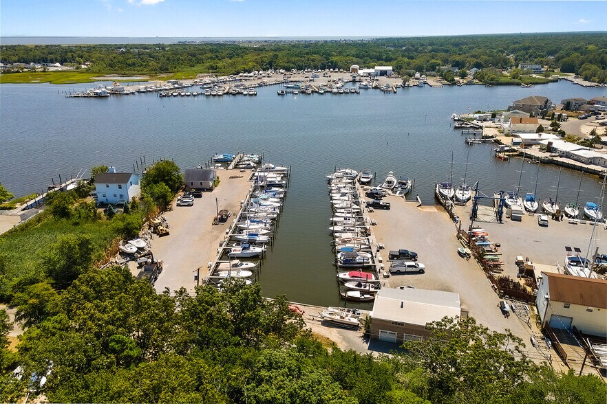 More Photos Of 120 Harbor Inn Rd, Bayville Marina For Sale