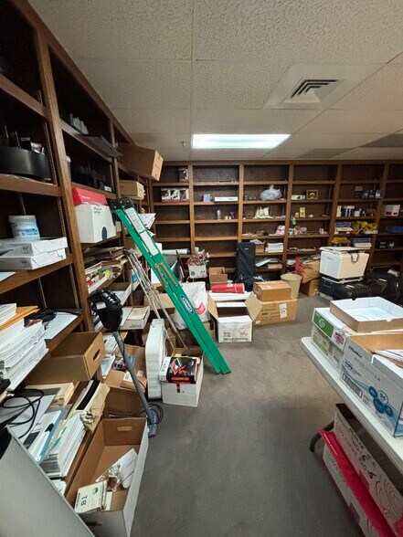 More Photos Of 456 Fulton St, Peoria Office For Sale