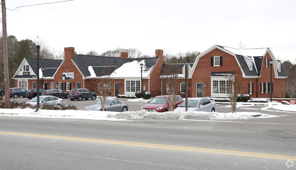 Primary Photo Of 2913 River Rd W, Maidens Storefront Retail Office For Lease