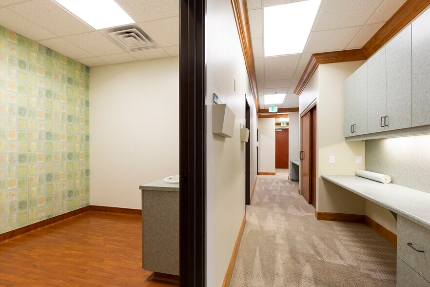 More Photos Of 9045 Bruceville Rd, Elk Grove Office For Sale