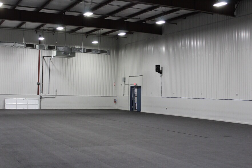 More Photos Of 17 Industrial Dr, South Hadley Warehouse For Sale