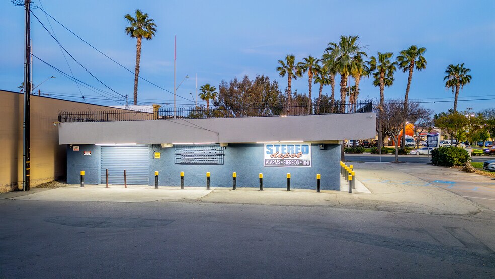 More Photos Of 620 N Main St, Corona General Retail For Sale