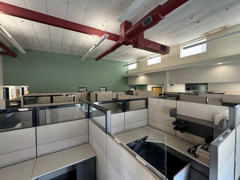 More Photos Of 97 N Hatfield Rd, Hatfield Warehouse For Sale