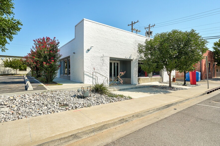 More Photos Of 111 NW 8th St, Oklahoma City Office For Sale
