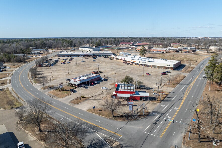 More Photos Of 1308 Main St, Crossett Unknown For Lease