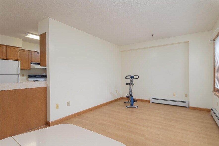 More Photos Of 156 Main St, Ludlow Office For Sale