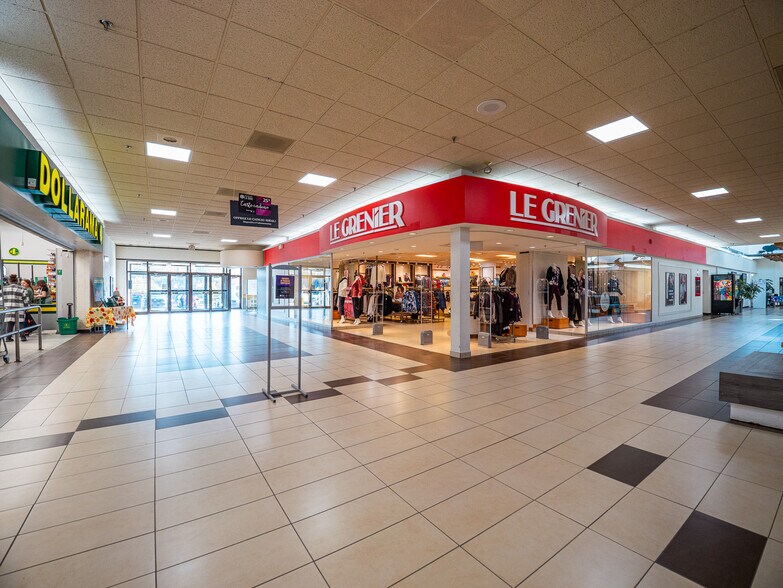 More Photos Of 2100 Rue Bagot, La Baie General Retail For Lease