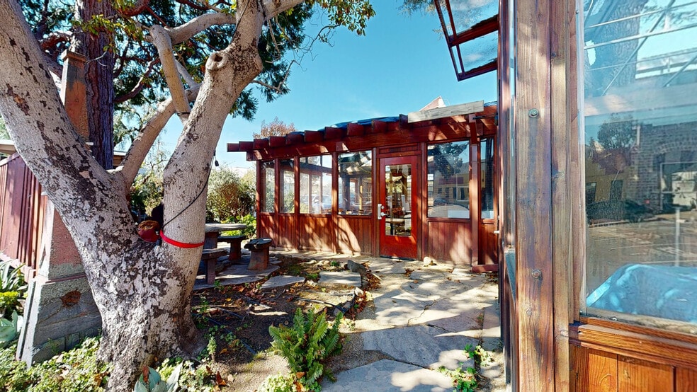 More Photos Of 2530 San Pablo Ave, Berkeley Office For Lease