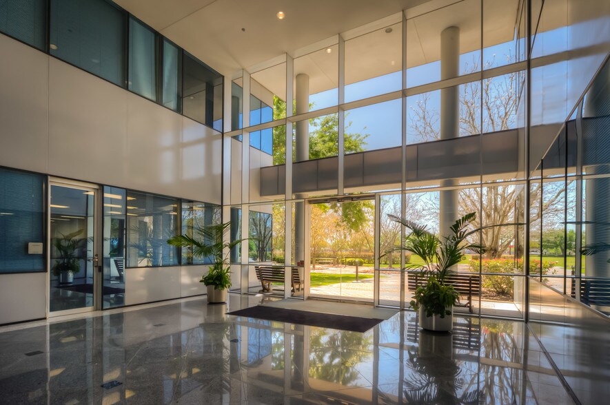 More Photos Of 12000 Aerospace Ave, Houston Office For Lease