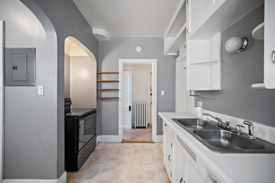 More Photos Of 33 W Willamette Ave, Colorado Springs Multifamily For Sale