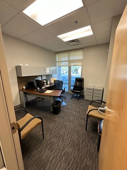 More Photos Of 3700 Tachevah Dr, Palm Springs Office For Sale