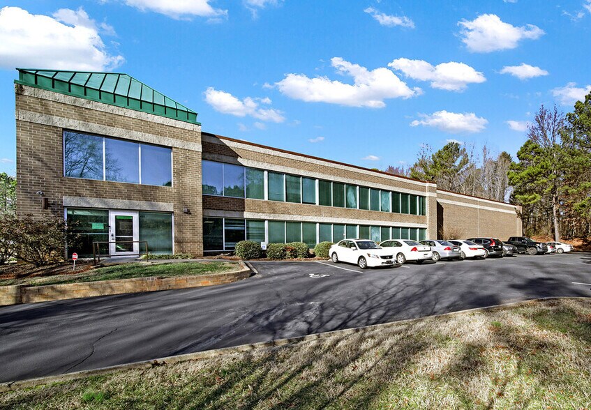 Primary Photo Of 425 E Arrowhead Dr, Charlotte Warehouse For Lease