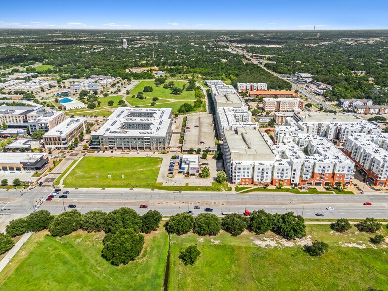 More Photos Of 1289 University Dr E, College Station Medical For Sale