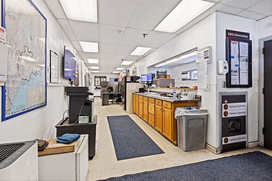 More Photos Of 122 Lyons Rd, Sidney Industrial For Sale