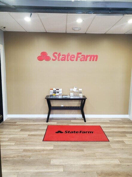 More Photos Of 1510 W Court St, Flint Medical For Lease