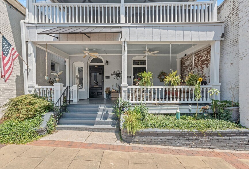 More Photos Of 10 E Washington St, Newnan Storefront Retail Residential For Sale