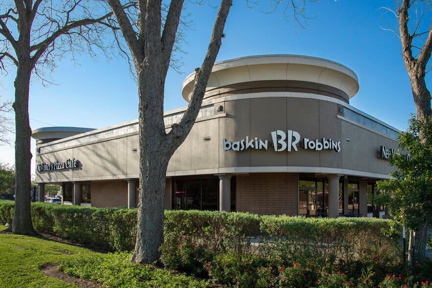 More Photos Of 3300-3400 State Highway 6, Sugar Land Unknown For Lease