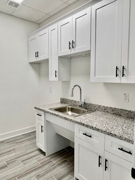 More Photos Of 132 Cane Island Pky, Katy Unknown For Lease