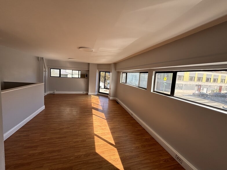 More Photos Of 1719-1733 Jefferson St, Oakland Storefront For Sale