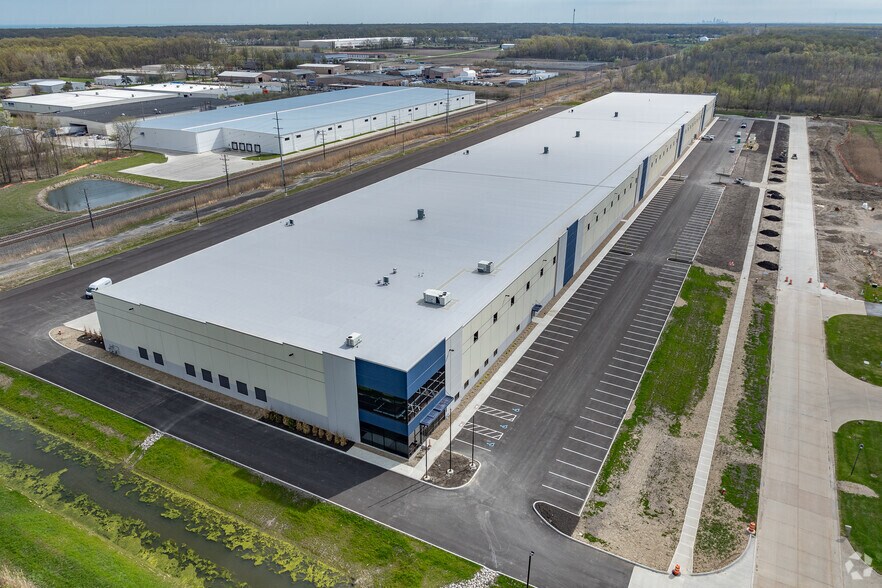 More Photos Of 37988 Avon Commerce Pky, Avon Distribution For Lease