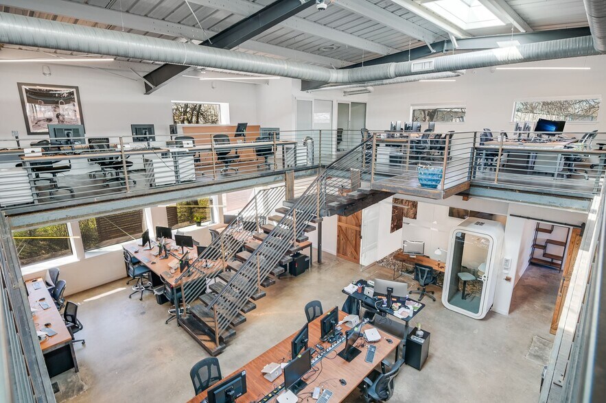 More Photos Of 5323 Levander Loop, Austin Office For Sale