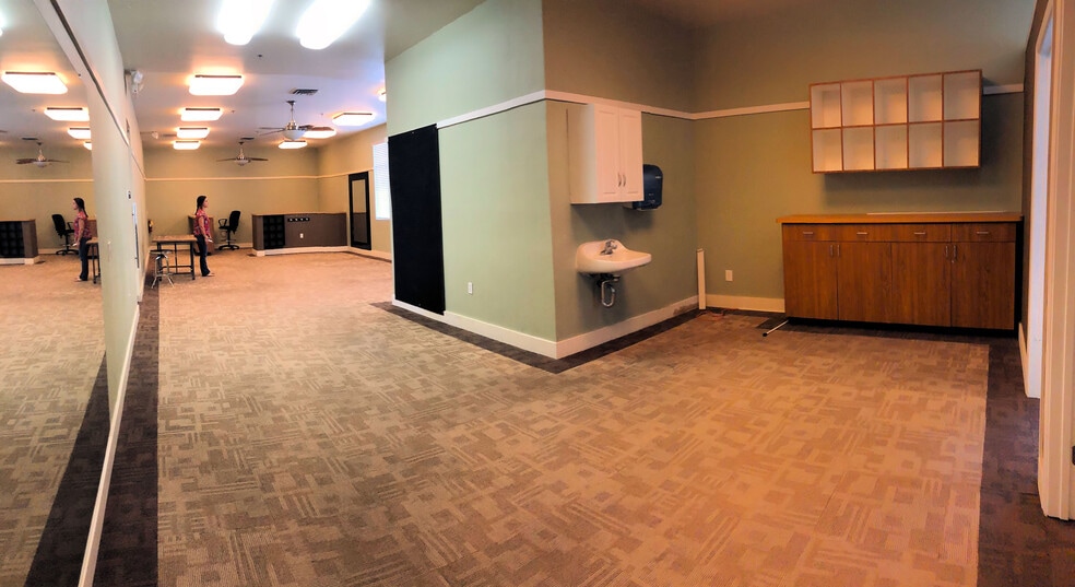 More Photos Of 120 Guthrie Ln, Brentwood Health Club For Lease