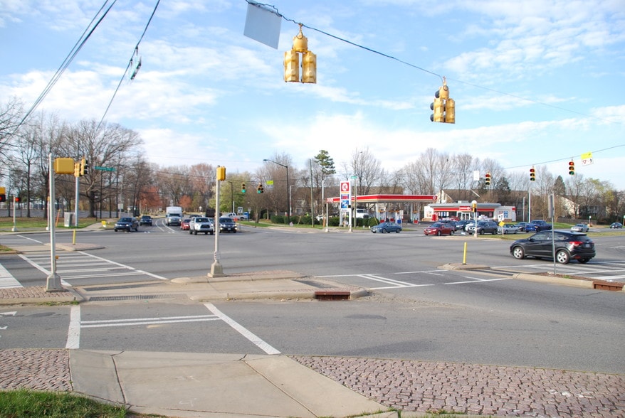 More Photos Of 9430 University City Blvd, Charlotte Freestanding For Lease