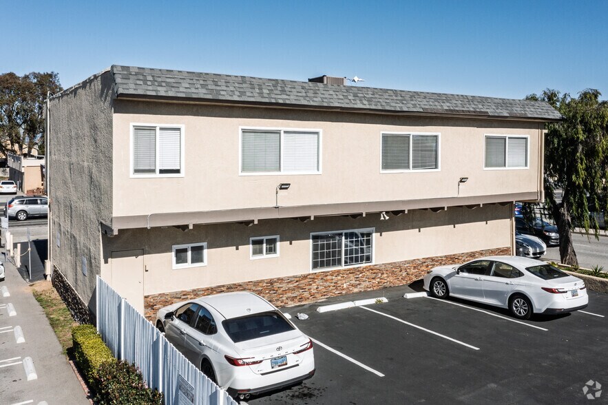 More Photos Of 2706-2708 Artesia Blvd, Redondo Beach Storefront Retail Office For Sale