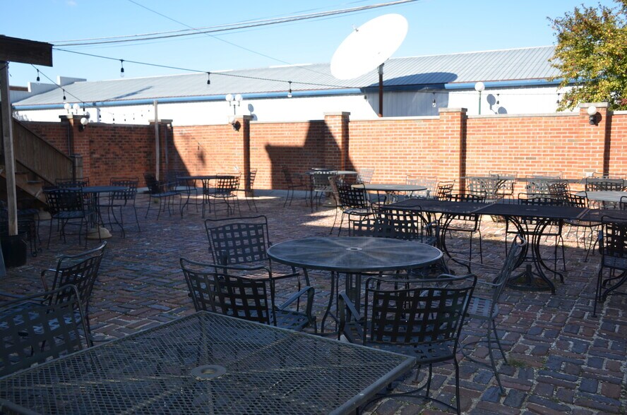 More Photos Of 11 Benton Ave E, Albia Restaurant For Sale